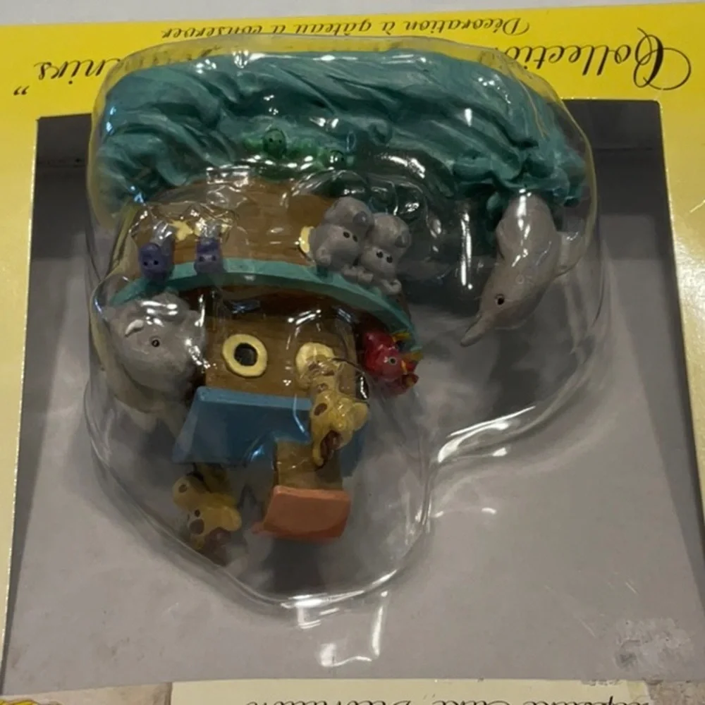 Wilton Noah’s Ark Special Memories Collection Keepsake Cake Decoration
